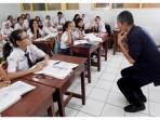 Kunci-Jawaban-Bahasa-Indonesia-Kelas-9-Halaman-18-19-20-Kegiatan-8A-Memahami-Teks-Nama-Keluarga.jpg