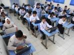 Kunci-Jawaban-IPA-Kelas-7-Halaman-53-Kalian-Tidak-Dapat-Menghancurkan-Baja-Dengan-Tangan-Kalian.jpg