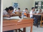 Kunci-Jawaban-Latihan-Soal-STS-Bahasa-Indonesia-Kelas-10-Semester-1-Di-Antara-Pernyataan-Berikut.jpg