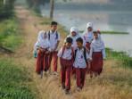 Kunci-Jawaban-PAI-Kelas-5-Halaman-102-Pemberian-Seseorang-Dalam-Bentuk-Bahan-Makanan-Pokok-Dengan.jpg