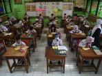 Kunci-Jawaban-PAI-Kelas-5-Halaman-105-Pemberian-Bahan-Makanan-Pokok-Hanya-Diberikan-Pada-Saat-Malam.jpg