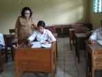 Latihan-Soal-dan-Jawaban-TKA-Matematika-SMA-2025-Lahan-Parkir-Seluas-600-M2-Hanya-Mampu-Menampung.jpg