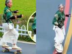Liu-seorang-nenek-berusia-68-tahun-yang-meluncur-di-atas-papan-skateboard-1.jpg