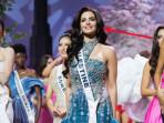 Momen-panas-Miss-Israel-terus-melirik-tajam-pada-Miss-Palestina-1.jpg