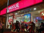 Salah-satu-booth-Mixue-Palembang-yang-ramai-diserbu-pembeli.jpg