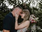 TAYLOR-SWIFT-Taylor-Swift-mesra-dengan-tunangannya-Travis-Kelce.jpg