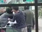 tangkapan-layar-video-pemukulan-kurir-shopee-di-kota-metro-yang-kini-viral-di-media-sosial.jpg