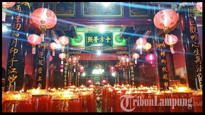 Tampilan lilin pasca imlek Vihara Thay Hin Bio.