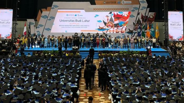 Universitas Budi Luhur Kukuhkan 1.400 Lulusan, Julian Bongsoikrama: Komitmen Cetak Generasi Cerdas