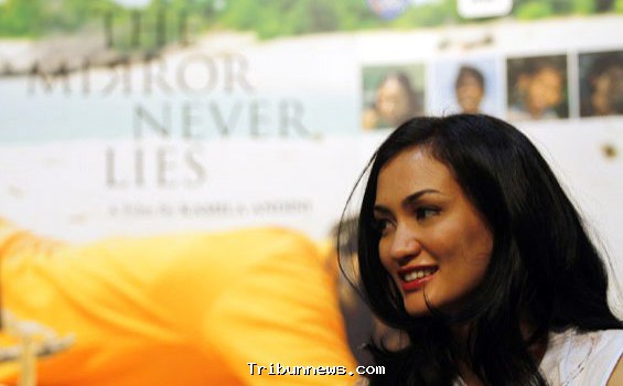 Atiqah Hasiholan: Ikan Asin Favorit Keluarga saat Lebaran