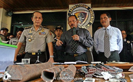 Densus 88 Bekuk DPO Bom Cirebon di Solok