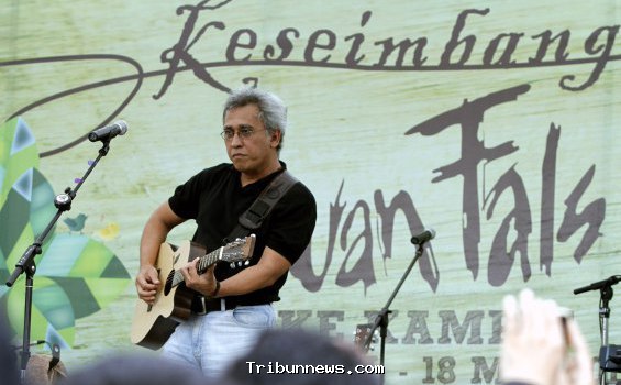 Sentilan Iwan Fals Pada Kasus Ruyati