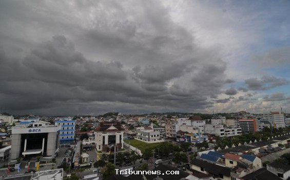 Prakiraan Cuaca Jakarta Selasa 28 Februari 2023, Pagi dan Siang Hari Hujan Ringan