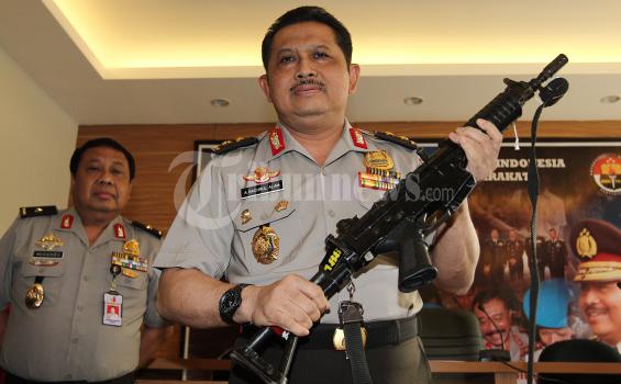 Polri Pamerkan 6 Senjata Api dan 9 Pen Gun Milik Teroris