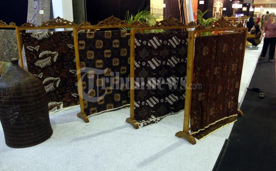 Seluruh Anggota Fraksi PKS Siap Berbatik Ria Hari Ini