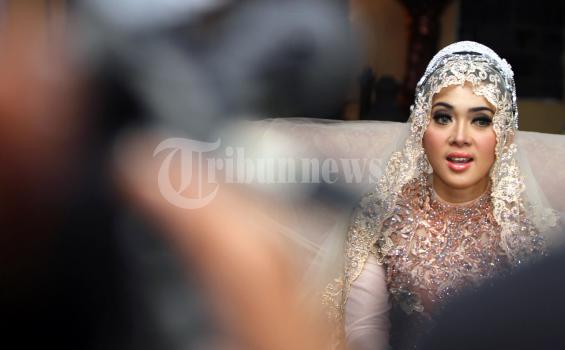 Syahrini Pakai Jilbab Waktu Liburan di Istambul: Tampak Anggun, Tuai Komentar Positif