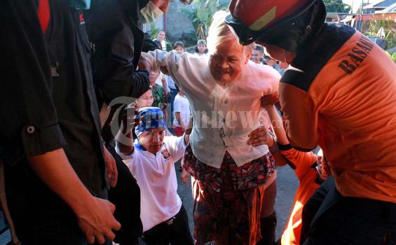 Gubernur Sulut Marahi Pejabat yang Tepuk Tangan