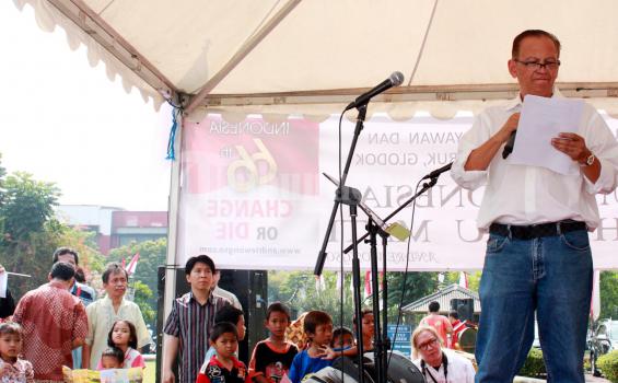 Roy Marten Ingin Garap Ulang Film Wolter Monginsidi