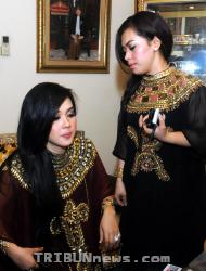 Kesedihan Syahrini Membuncah di Lebaran Tanpa Kehadiran Ayah