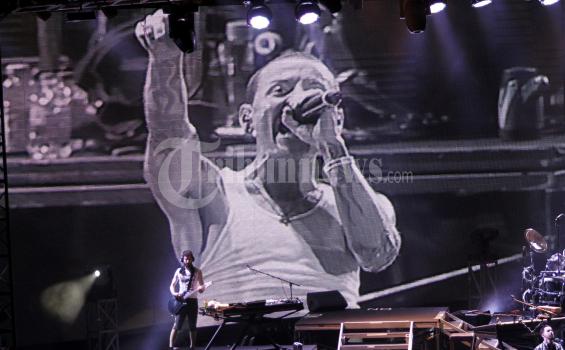 Terjemahan Lirik Lagu Lost - Linkin Park: Just a Scar Somewhere Down Inside Of Me
