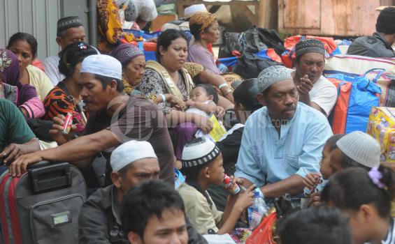 Pemudik di Tanjung Perak Surabaya Menurun