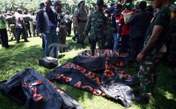 Nuraida Tampak Tegar Iringi Kepergian Suaminya