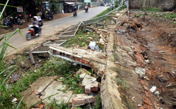 Baru Setahun Dibangun, Tembok Nama SDN Pakintelan 01 Gunungpati Runtuh, Timpa 2 Siswa, Satu Tewas