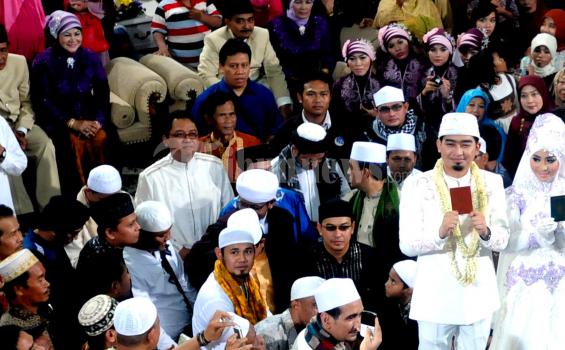 Hamil Tua, April Jasmine Sering Ditinggal Solmed