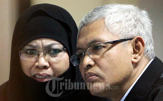 Acos Peringatkan Dharnawati Tidak Bicara Fee di Telepon
