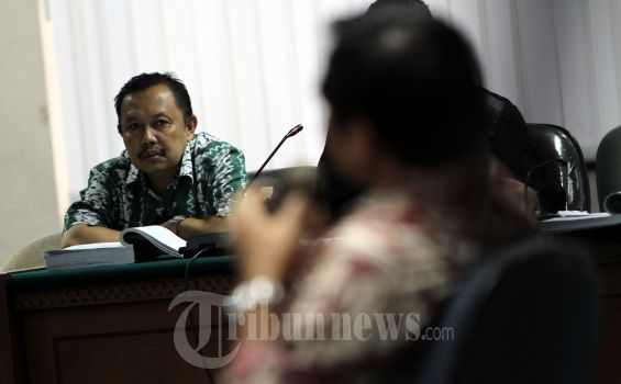 Dadong Akui Terima Fee Karena Dapat Perintah