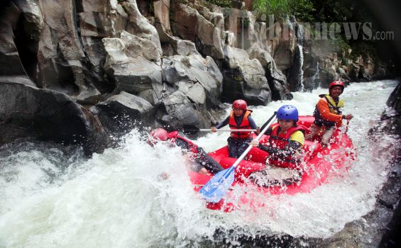 Paket Wisata Arung Jeram Sejauh 5 KM, Harusnya Rp 225 Ribu Didiskon Jadi Rp 135 Ribu, Mau?