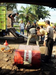 FPI Gagalkan Aksi Penimbunan BBM