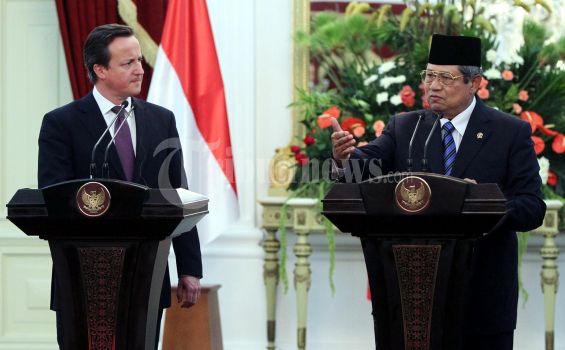 Perdana Menteri Inggris Tinggalkan Putrinya di Sebuah Pub