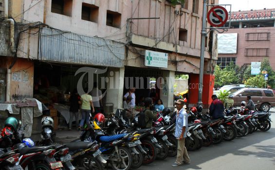 Kasatlantas Polresta Pekanbaru Kritik Munculnya Parkir Liar di Pekanbaru