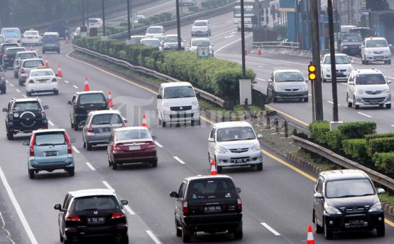 Urai Macet Saat Banjir Jakarta, Polisi Berlakukan 'Contra Flow'