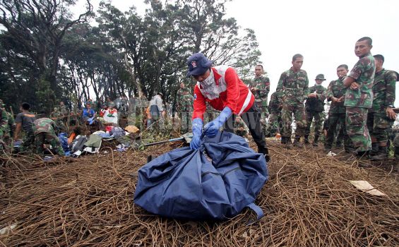Kaki Hancur Naik Turun Gunung Salak