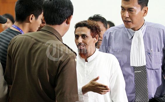 Ditawari Shalat Dzuhur Patek Mengangguk