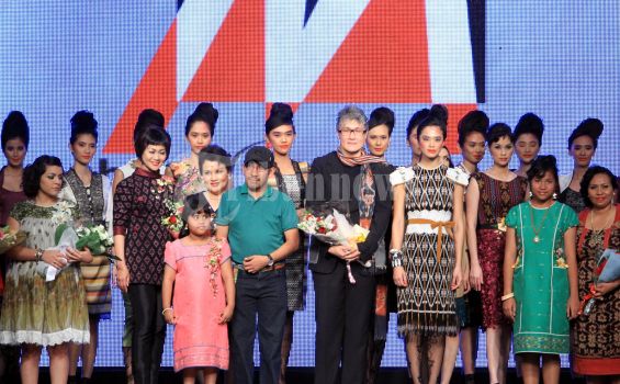 Selembar Busana Batik Karya Musa Widyatmodjo Rp 5 Jutaan