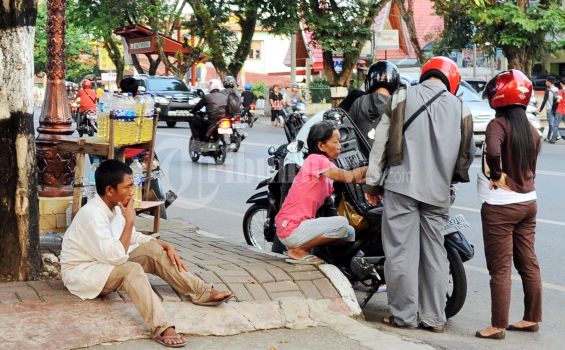 Harga Premium Eceran di Pangkalpinang Capai Rp 10.000 per liter