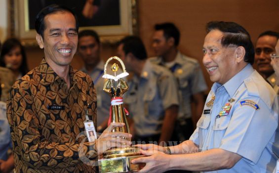Jokowi Minta Bantuan Komunitas Cyber Solo