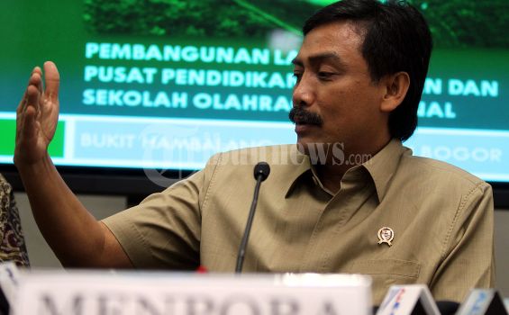 Andi Mallarangeng Antar Anak Sekolah Sembari Pikirkan Kasusnya