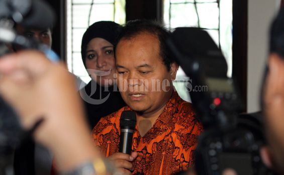 Soal Kumis, Hidayat Bilang Alex Juga Berkumis Tapi Tak Ribut