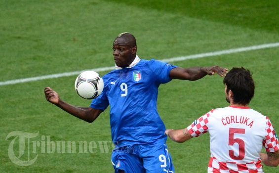Joleon Lescott Tahu Cara Matikan Balotelli
