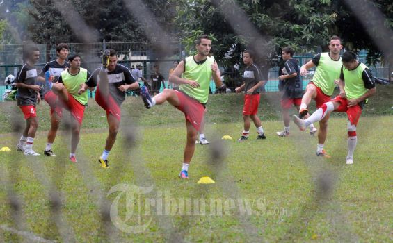 Fabregas: Pesepakbola Indonesia Sangat Berbakat