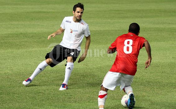 Fabregas: van Persie Berhak Atur Masa Depannya