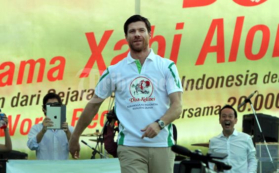 Xabi Alonso: Perempuan Indonesia Punya Wajah yang Oke