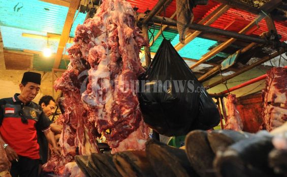 Harga Daging di Pasar Palmerah Turun 10 Ribu Jelang Ramadan