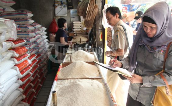 Pembeli Sepi Jelang Puasa Dikeluhkan Pedagang Pasar Palmerah