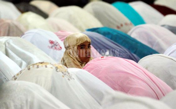 Ratusan Jamaah Tarawih Padati Masjid Gedhe Kauman
