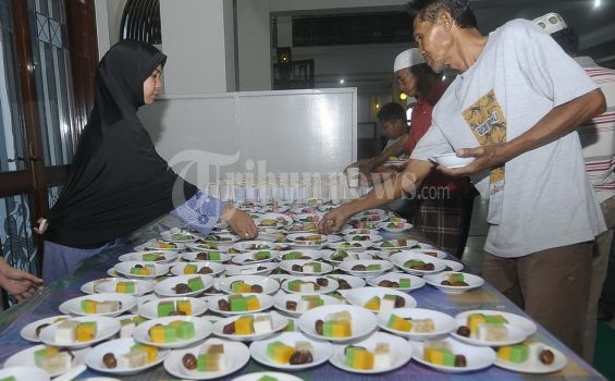 Selama Puasa, PKS Bagi-bagi Takjil Serentak Seluruh Indonesia